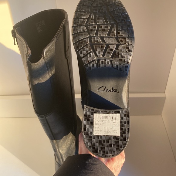 Clarks tall black “Hollis Moon” block heel boots - Picture 5 of 6